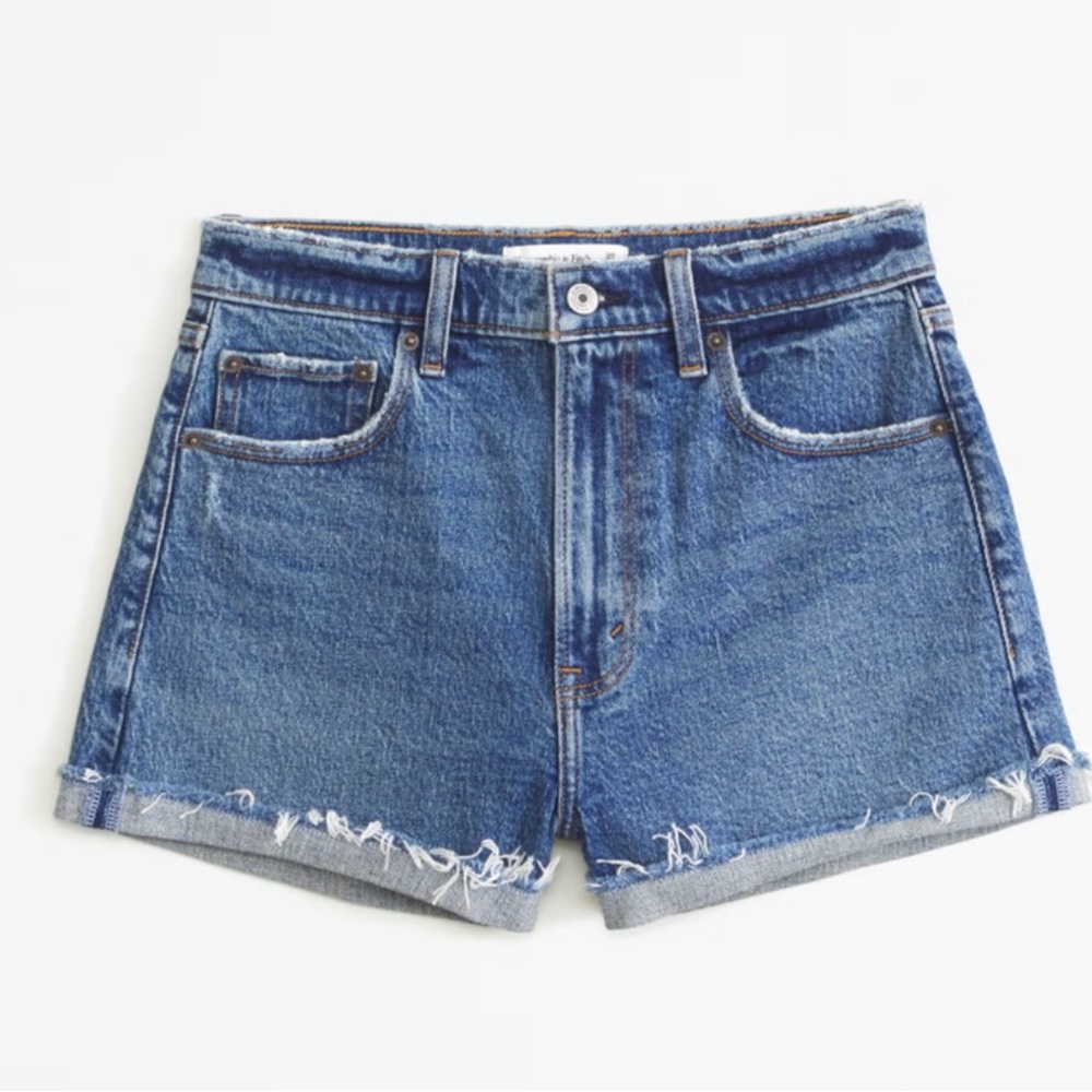 Abercrombie, mom shorts high-rise size 2. Never worn smoke-free home.